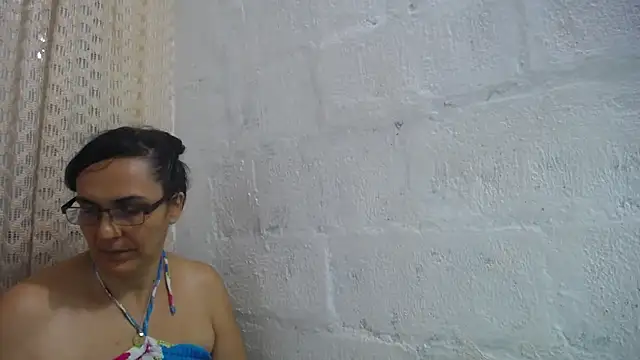 Snapshot of gabbyparker_ chatting on 30, 4, 2026 gabbyparker online show from 30, 4, 2026