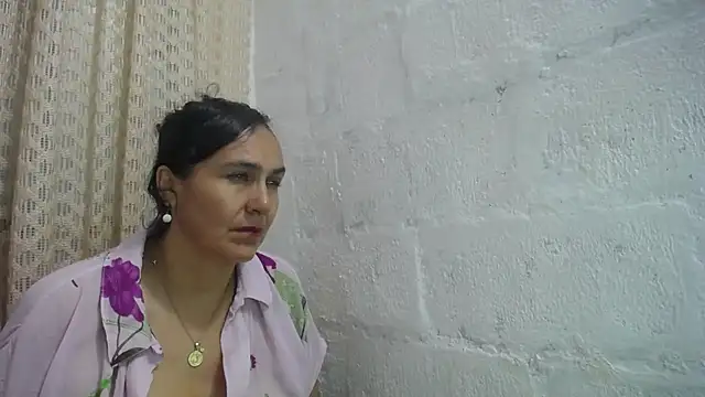 Snapshot of gabbyparker_ chatting on 6, 5, 2026 gabbyparker online show from 6, 5, 2026