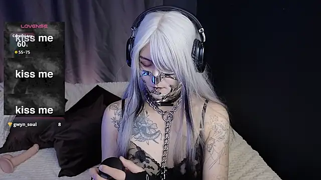 GothXRaven online show from 7, 10, 2025