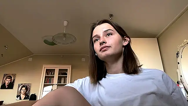 Snapshot of DarlineBrustera chatting on 22, 9, 2025 DarlineBrustera online show from 22, 9, 2025