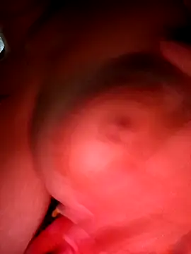 Snapshot of BomBomLuu chatting on 18, 12, 2025 BomBomLuu online show from 18, 12, 2025