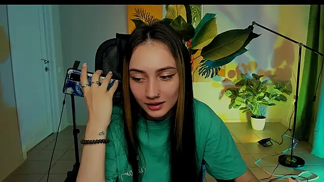 Snapshot of olivianorton chatting on 22, 9, 2025 olivianorton online show from 22, 9, 2025