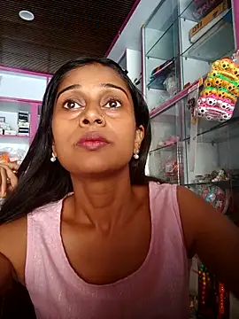Snapshot of hotshreya69 chatting on 28, 9, 2025 hotshreya69 online show from 28, 9, 2025