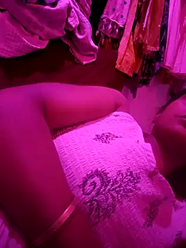 Snapshot of hotshreya69 chatting on 3, 10, 2025 hotshreya69 online show from 3, 10, 2025