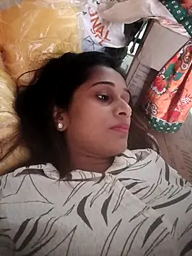 Snapshot of hotshreya69 chatting on 17, 10, 2025 hotshreya69 online show from 17, 10, 2025