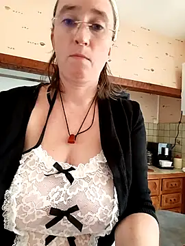 Snapshot of Sophierob1 chatting on 9, 9, 2025 Sophierob1 online show from 9, 9, 2025