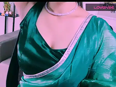 Snapshot of My_Rose chatting on 20, 9, 2025 My Rose online show from 20, 9, 2025