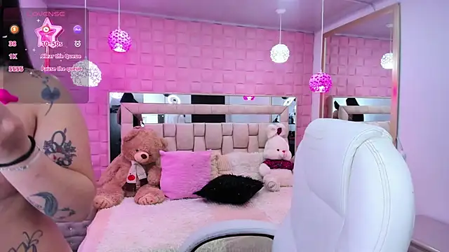  laaura  online show from 3, 3, 2026