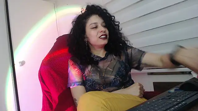 Snapshot of miss_carmila1 chatting on 20, 12, 2025 miss carmila1 online show from 20, 12, 2025