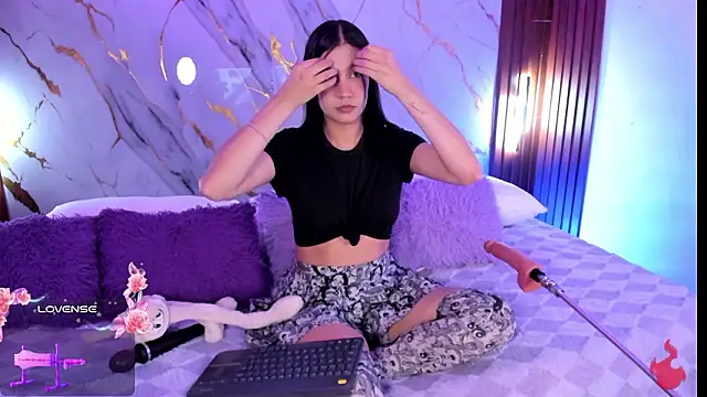 Emmiicute online show from 8, 3, 2026