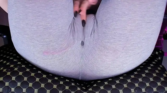 Cameltoe squirt inPants online show from 7, 11, 2025