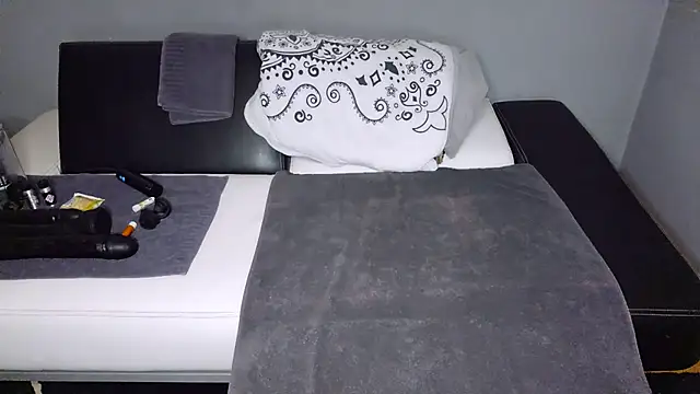 Snapshot of slavic_boy_39 chatting on 20, 12, 2025 slavic boy 39 online show from 20, 12, 2025