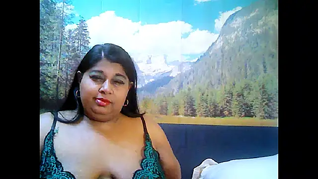 Snapshot of indianhoney694u chatting on 14, 10, 2025 indianhoney694u online show from 14, 10, 2025