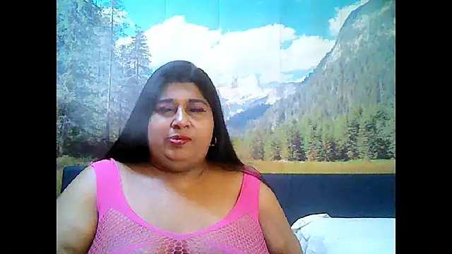 Snapshot of indianhoney694u chatting on 24, 10, 2025 indianhoney694u online show from 24, 10, 2025