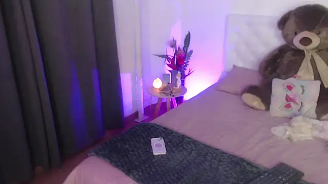 Snapshot of kylie444_ chatting on 11, 10, 2025 kylie444  online show from 11, 10, 2025