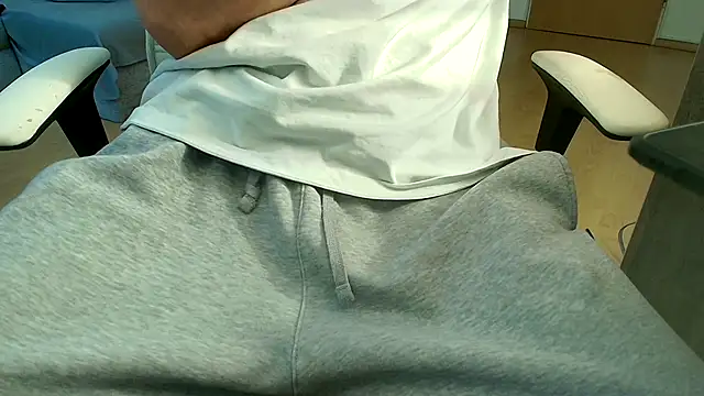Snapshot of Breezydicksn chatting on 30, 4, 2026 Breezydicksn online show from 30, 4, 2026