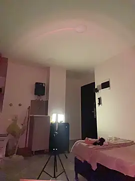 Snapshot of Enyagleam_ chatting on 23, 12, 2025 Enyagleam online show from 23, 12, 2025