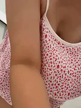 Snapshot of July-Asian chatting on 2, 10, 2025 July-Asian online show from 2, 10, 2025