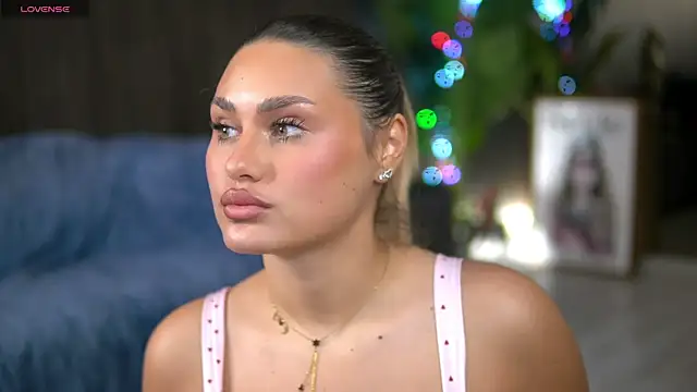 KayaAzur online show from 10, 11, 2025