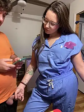 Mommasaurrex online show from 15, 9, 2025