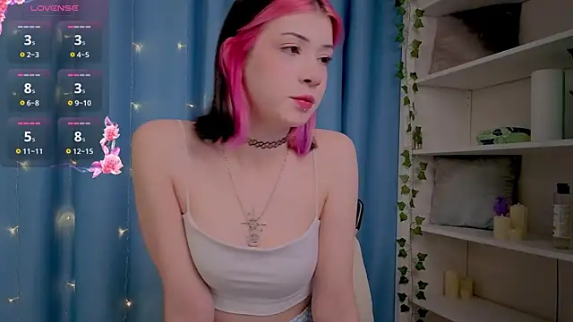 Snapshot of Winaria chatting on 6, 10, 2025 Winaria online show from 6, 10, 2025