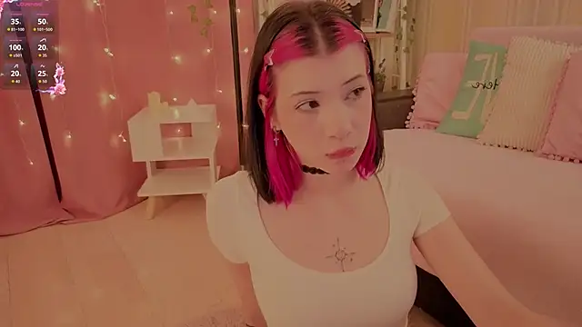 Snapshot of Winaria chatting on 28, 10, 2025 Winaria online show from 28, 10, 2025