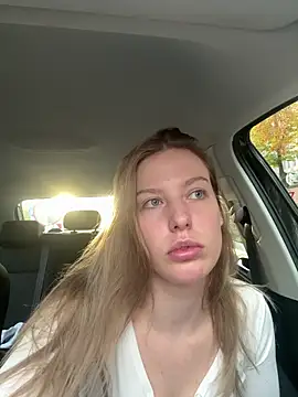 Snapshot of Chloemillerrxx chatting on 18, 11, 2025 Chloemillerrxx online show from 18, 11, 2025