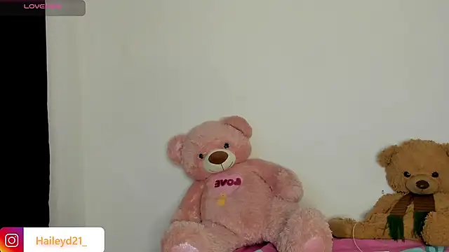 Snapshot of HaileyDuke chatting on 9, 3, 2026 HaileyDuke online show from 9, 3, 2026