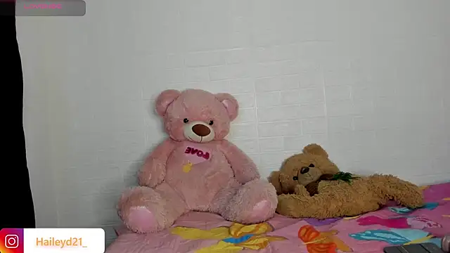 Snapshot of HaileyDuke chatting on 5, 4, 2026 HaileyDuke online show from 5, 4, 2026