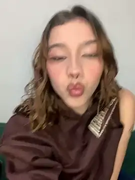 Snapshot of miarose- chatting on 23, 9, 2025 miarose- online show from 23, 9, 2025