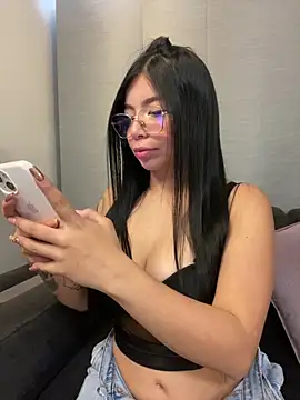 Snapshot of Maddy_Piink chatting on 17, 9, 2025 Maddy Piink online show from 17, 9, 2025