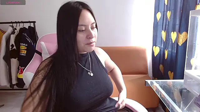madissooon   online show from 11, 5, 2026
