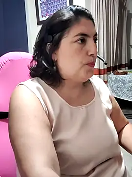 Snapshot of lina_maria99 chatting on 28, 9, 2025 lina maria99 online show from 28, 9, 2025