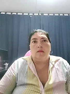 Snapshot of lina_maria99 chatting on 16, 10, 2025 lina maria99 online show from 16, 10, 2025