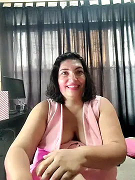 Snapshot of lina_maria99 chatting on 17, 10, 2025 lina maria99 online show from 17, 10, 2025