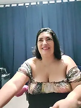 Snapshot of lina_maria99 chatting on 22, 10, 2025 lina maria99 online show from 22, 10, 2025