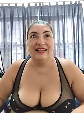 Snapshot of lina_maria99 chatting on 6, 11, 2025 lina maria99 online show from 6, 11, 2025