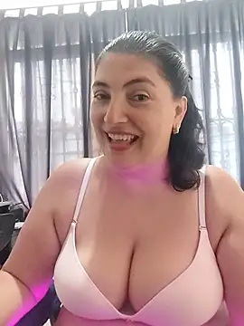 Snapshot of lina_maria99 chatting on 9, 11, 2025 lina maria99 online show from 9, 11, 2025