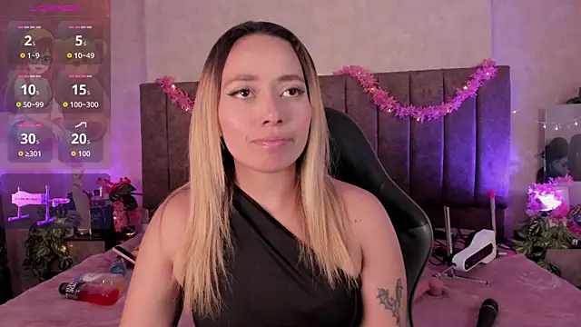 LanaMills  online show from 9, 5, 2026