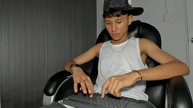 Snapshot of Daddy_Darcks chatting on 1, 10, 2025 Daddy Darcks online show from 1, 10, 2025