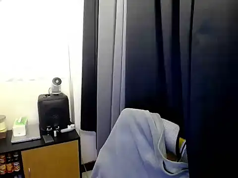 Snapshot of Thefriskyasian chatting on 20, 9, 2025 Thefriskyasian online show from 20, 9, 2025