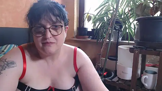 ladyfrombonn online show from 14, 5, 2026