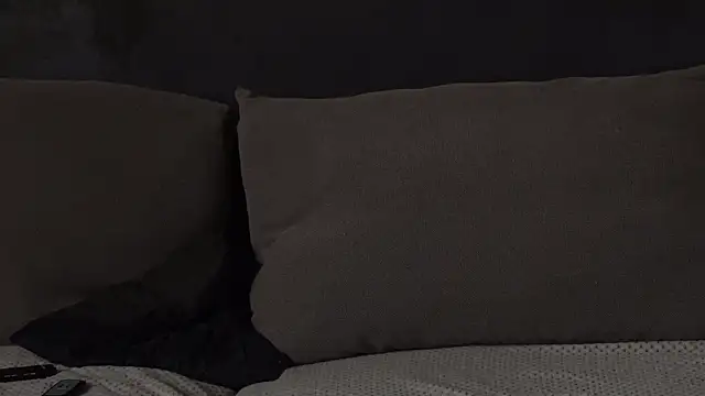 PeachyPixiee online show from 24, 3, 2026