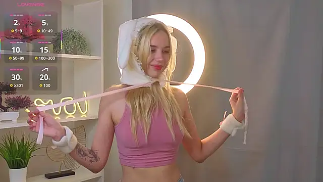 Snapshot of JaymieVigen chatting on 14, 10, 2025 JaymieVigen online show from 14, 10, 2025