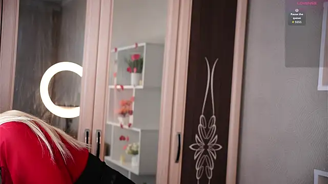 Snapshot of JaymieVigen chatting on 18, 10, 2025 JaymieVigen online show from 18, 10, 2025