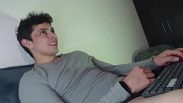 yourfavoriteboy   online show from 23, 9, 2025