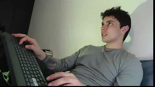 yourfavoriteboy   online show from 8, 1, 2026