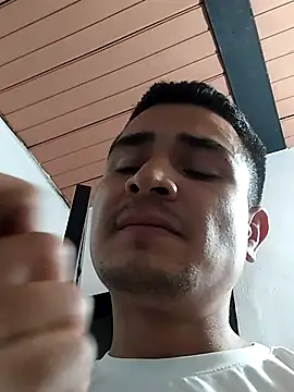 Snapshot of hoteder chatting on 15, 11, 2025 hoteder online show from 15, 11, 2025