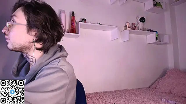 Snapshot of annyharriis chatting on 4, 11, 2025 annyharriis online show from 4, 11, 2025