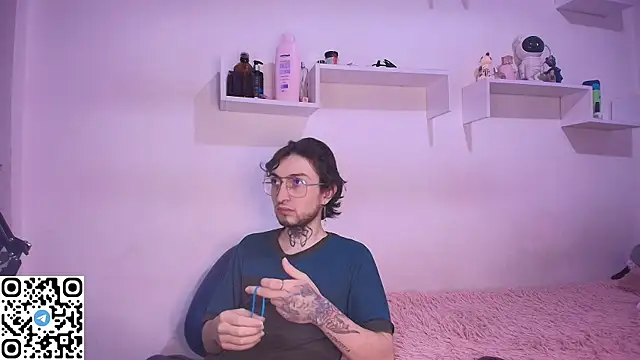 Snapshot of annyharriis chatting on 7, 11, 2025 annyharriis online show from 7, 11, 2025